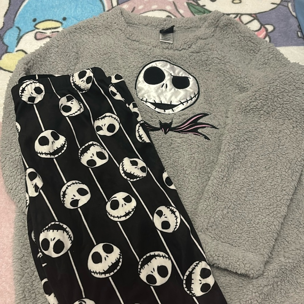 New without tag Tim Burton’s Nightmare Before Christmas pajama set size small